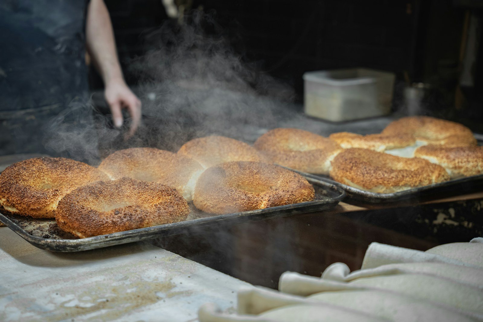 Choosing the Right Bagel Case Format for Foodservice